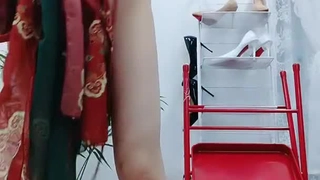 绑架妻子雾岛樱的强奸恶魔收到的 12 封视频信