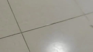 長相清純極品黑色長裙妹子啪啪，舔弄摸屌上位騎坐側入，快速猛操搞得妹子呻吟…