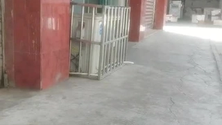 可爱的少女Sera Ryder在独奏自慰视频中展示她的深喉技巧