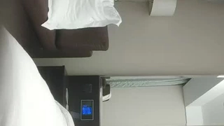 02年新人女主播，超清纯面孔，身材真棒，奶子很挺拔木耳厚实蝴蝶逼