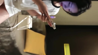 打扮成民国少女看来清丽脱俗 但叫声却是如此跳TONE: 太大了