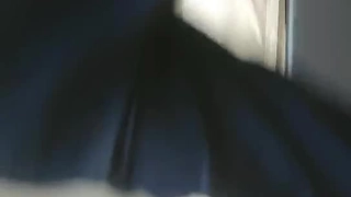 年轻的大学宿舍少女口交并被一根大黑屌操