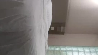AV巨作强上骚气上门服务的保洁员-淫乱爆射