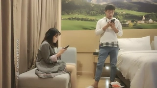 大奶肥逼妹子，护士情趣装黑丝翘起双脚跳蛋震动