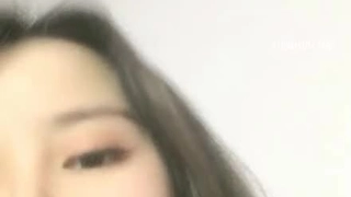 十九岁白丝妹妹被我操得捂逼求饶！下。最后射精特写